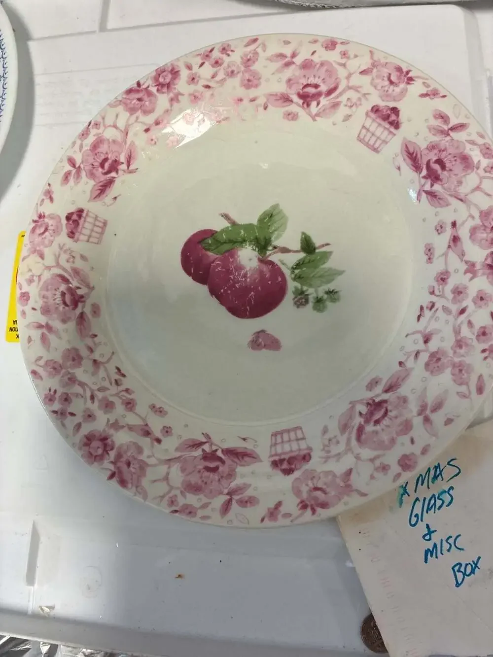 FARBERWARE Apple Pie 2112 China Apple and Pink Floral Rim Bowl Plate